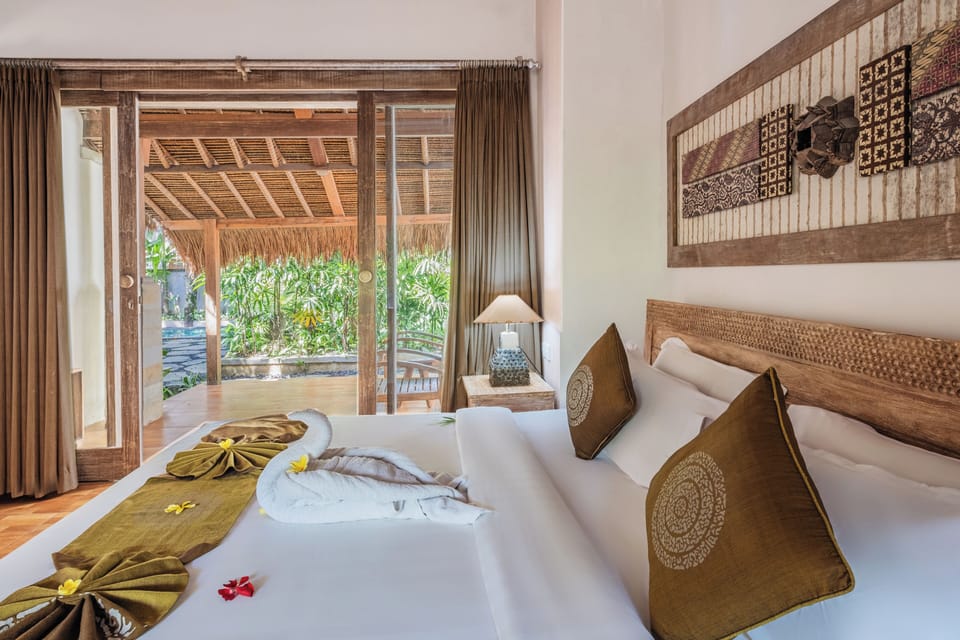 Villa, 2 Bedrooms, Pool View | In-room safe, desk, free WiFi, bed sheets