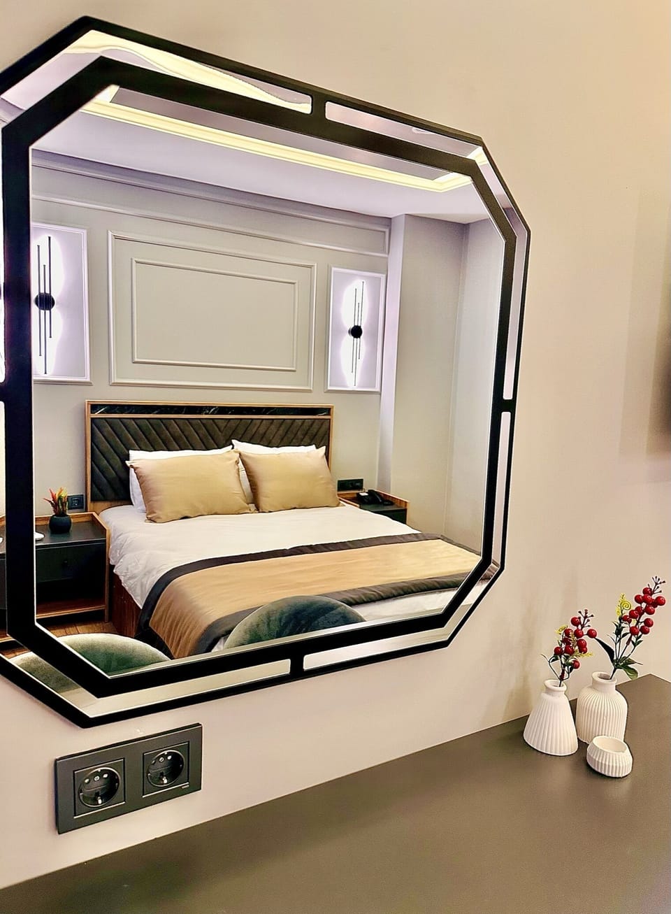 Premium bedding, minibar, in-room safe, desk