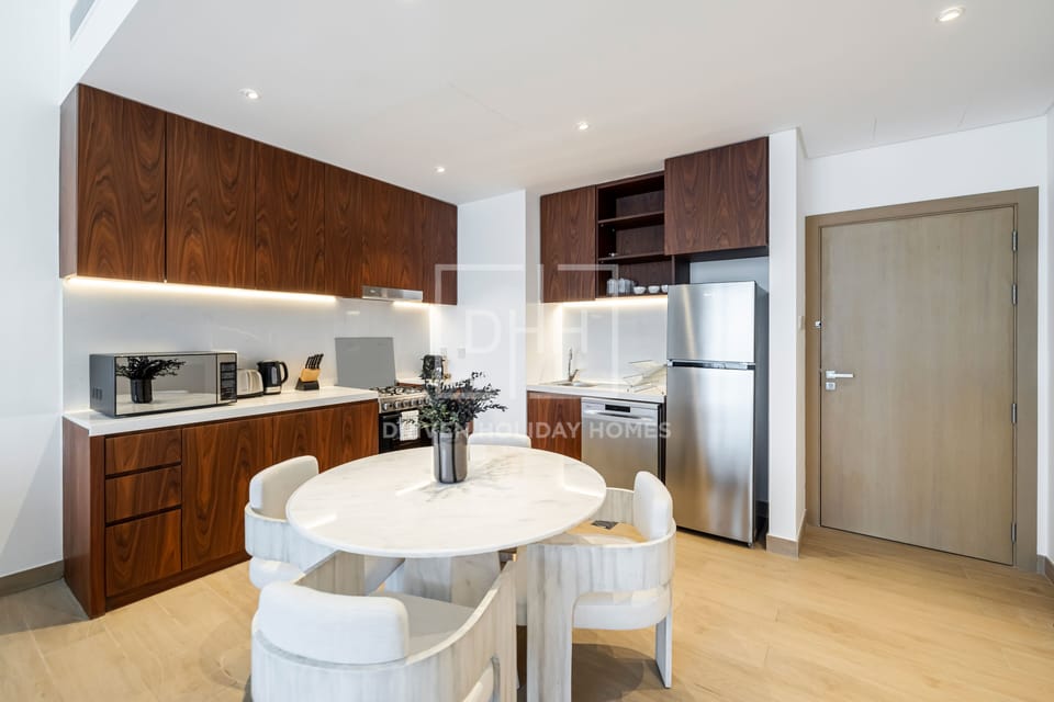 Panoramic Apartment | Private kitchen | Full-size fridge, microwave, oven, dishwasher