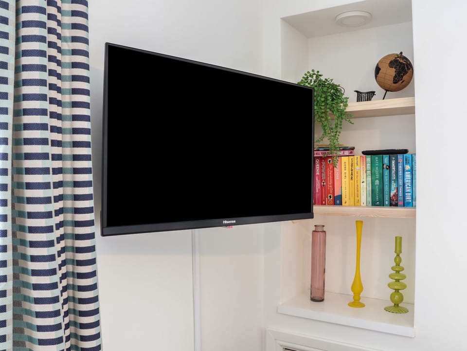 2 bedrooms, individually decorated, individually furnished, free WiFi