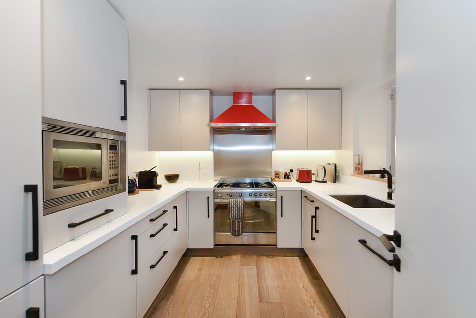 Superior Apartment | Private kitchen | Full-size fridge, microwave, oven, stovetop