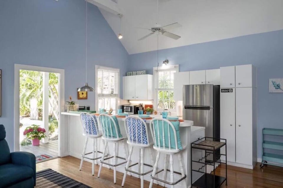 Kitchen and counter seating