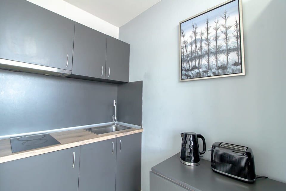 Bedroom (Studio)