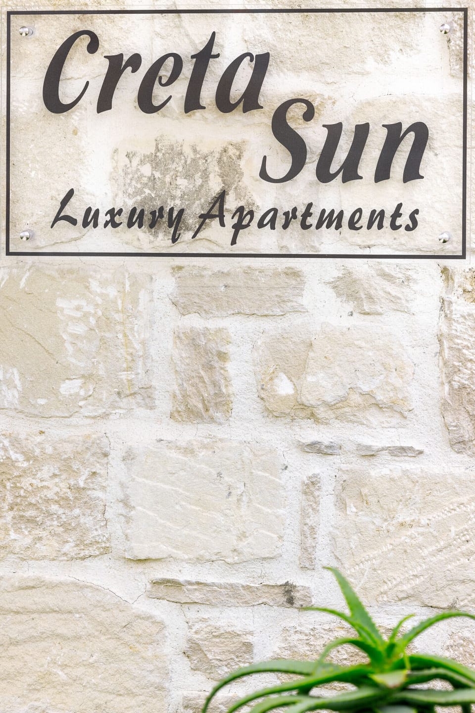 Creta Sun,101 Luxury Studio, Facade Sign
