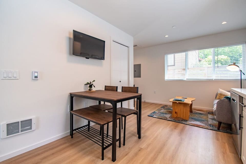 Cozy dining with a TV for your entertainment!