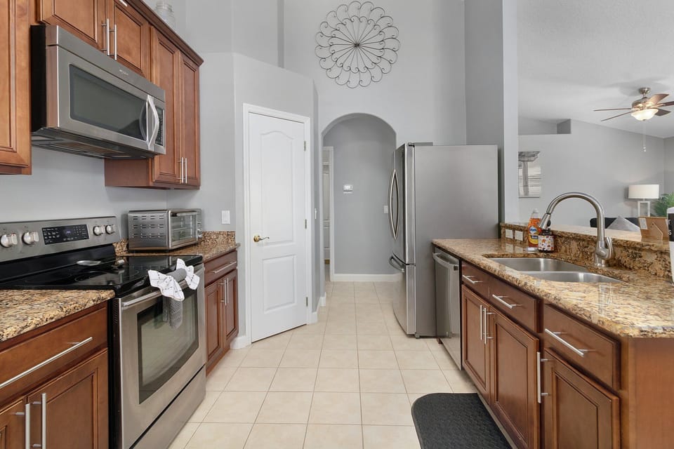 Spacious kitchen with all the amenities needed to enjoy your stay