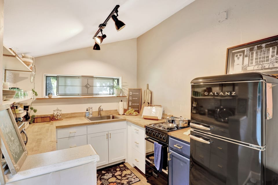 Full Kitchen