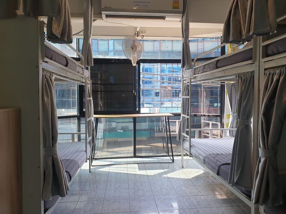 6 Bunk Bed, Mixed Dorm Air | In-room safe, blackout drapes, free WiFi