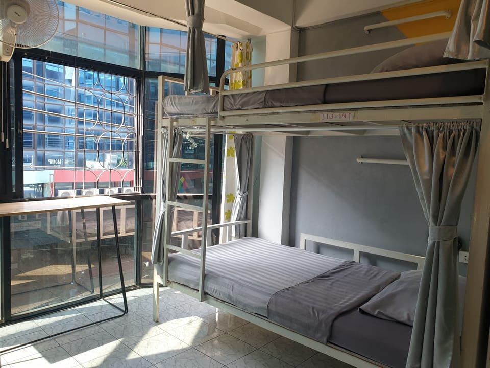 In-room safe, blackout drapes, free WiFi