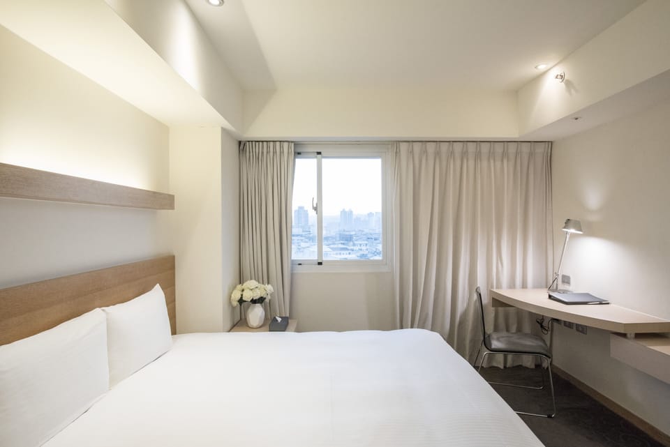 In-room safe, desk, iron/ironing board, free WiFi