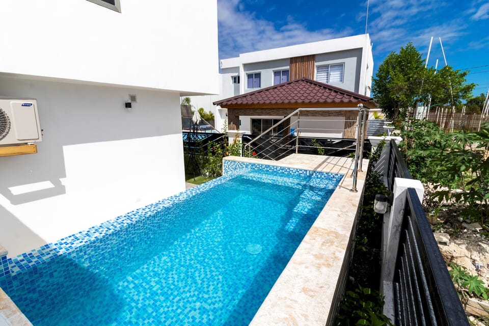 Get ready to create memories that will last a lifetime in this charming villa.