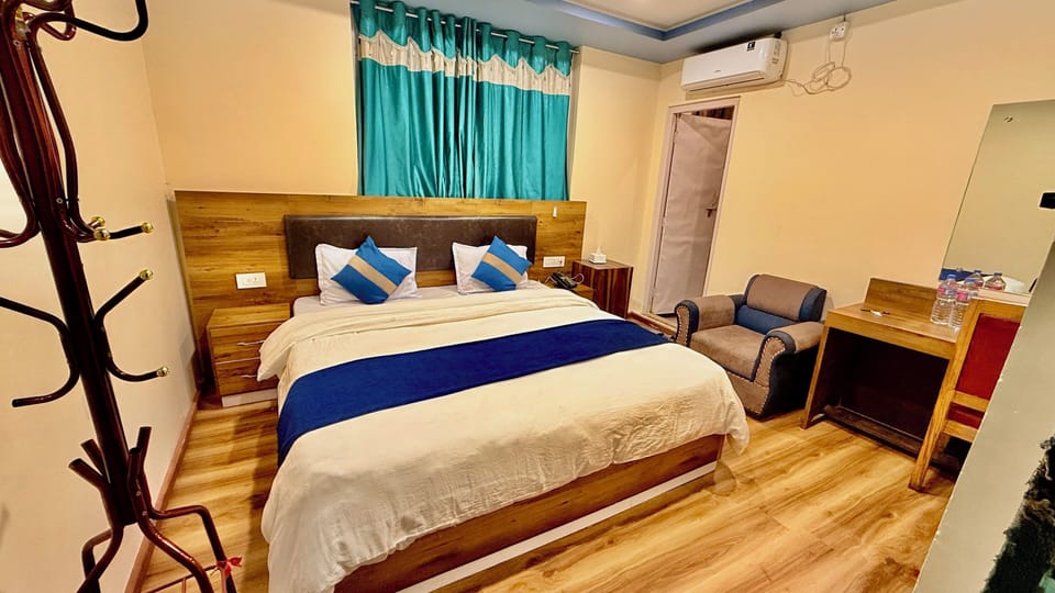 Basic Double Room | Hypo-allergenic bedding available, WiFi (free), bed sheets