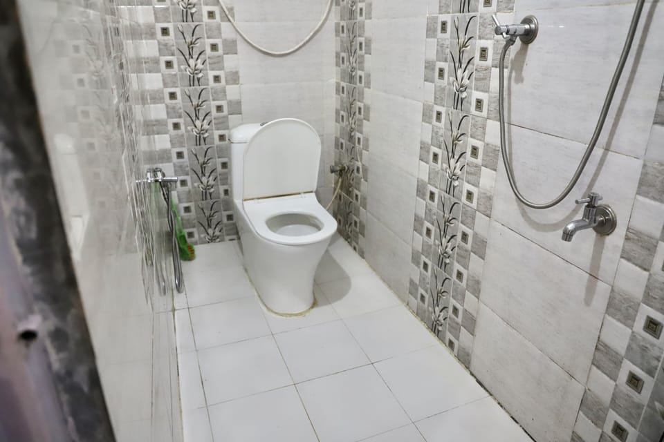 Business Triple Room | Bathroom | Towels