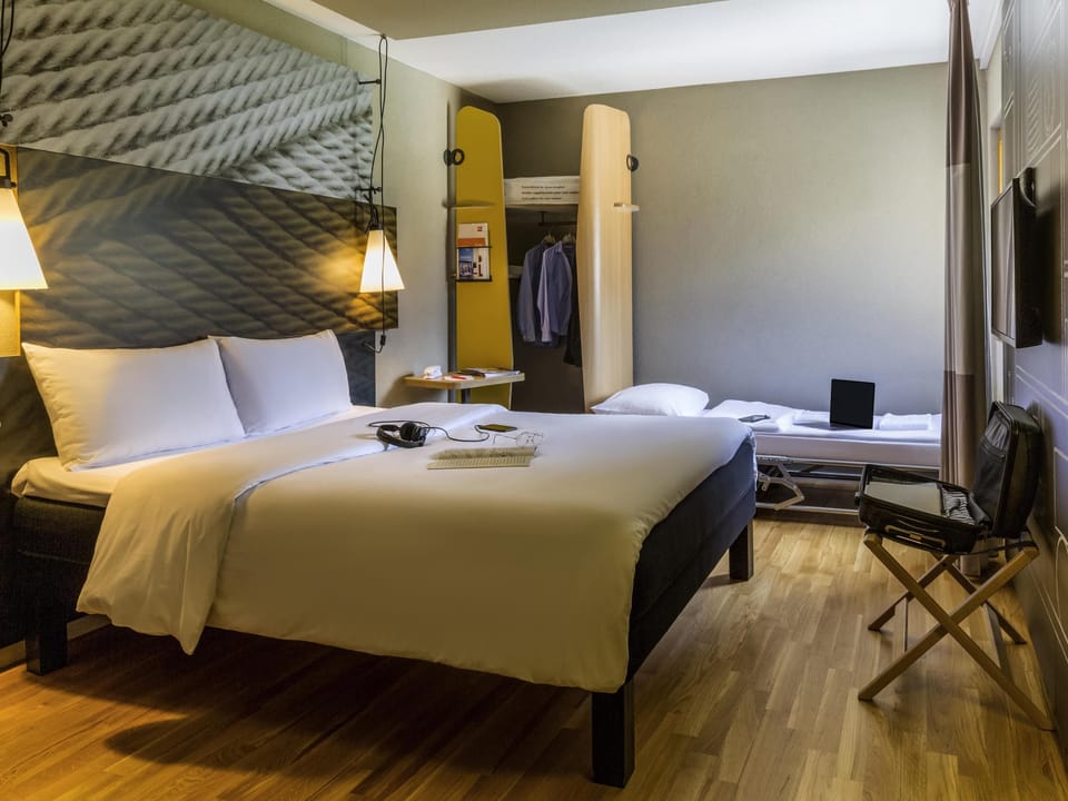 In-room safe, desk, blackout drapes, soundproofing