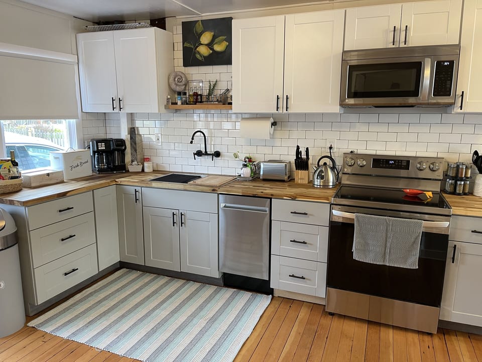 Fully equipped kitchen