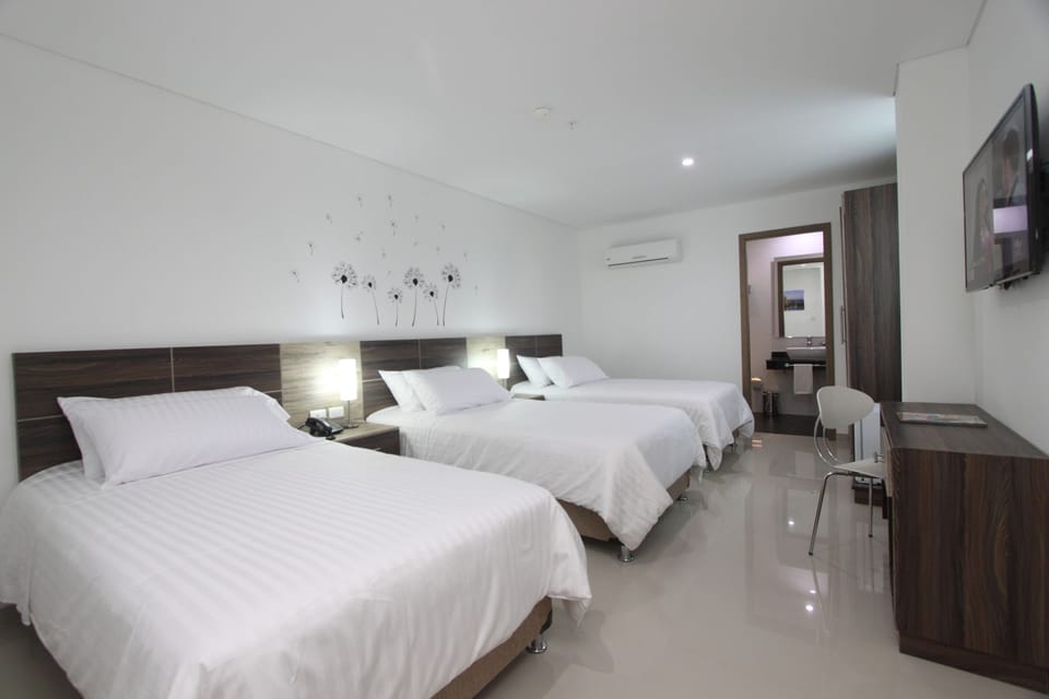 Triple Room, 3 Twin Beds | Premium bedding, down comforters, pillowtop beds, minibar