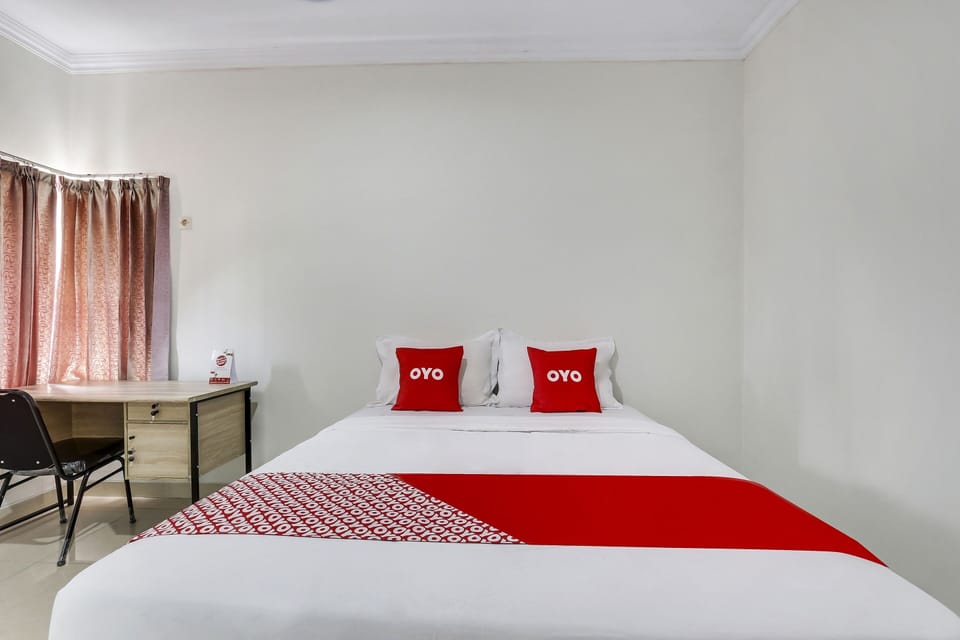 Standard Double Room | Desk, laptop workspace, free WiFi, bed sheets