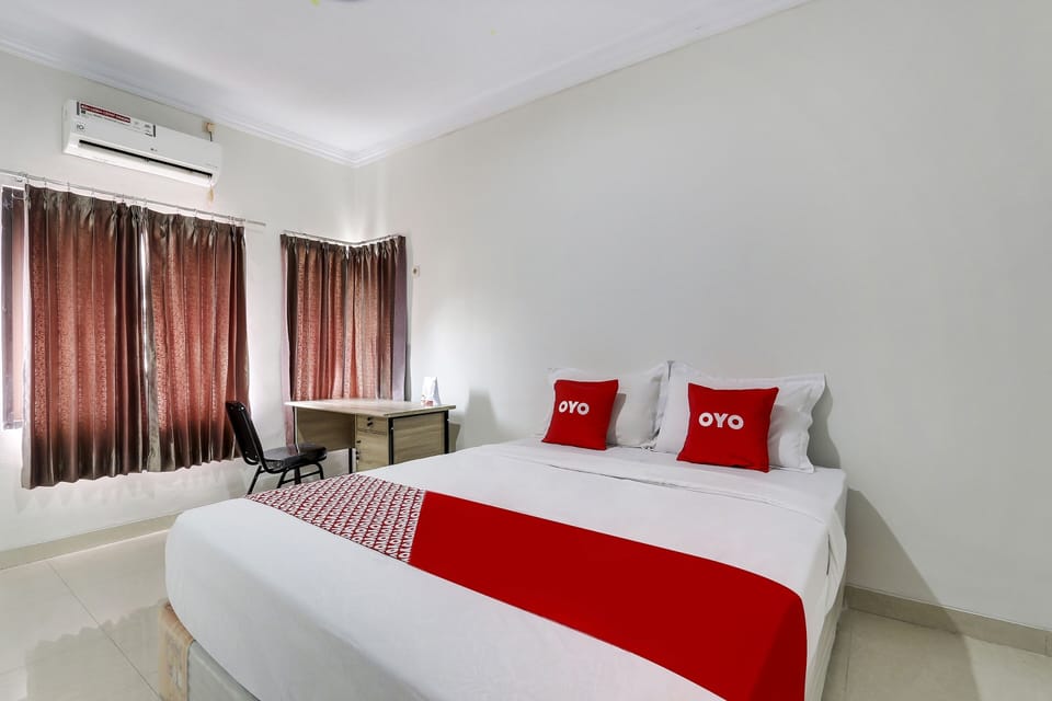 Standard Double Room | Desk, laptop workspace, free WiFi, bed sheets