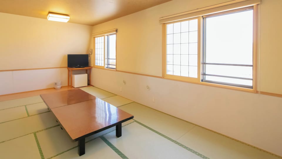 Deluxe Japanese Room 29sqm, Smoking | Laptop workspace, free WiFi