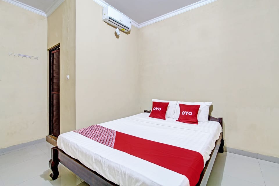 Deluxe Double Room | Laptop workspace, WiFi (free), bed sheets