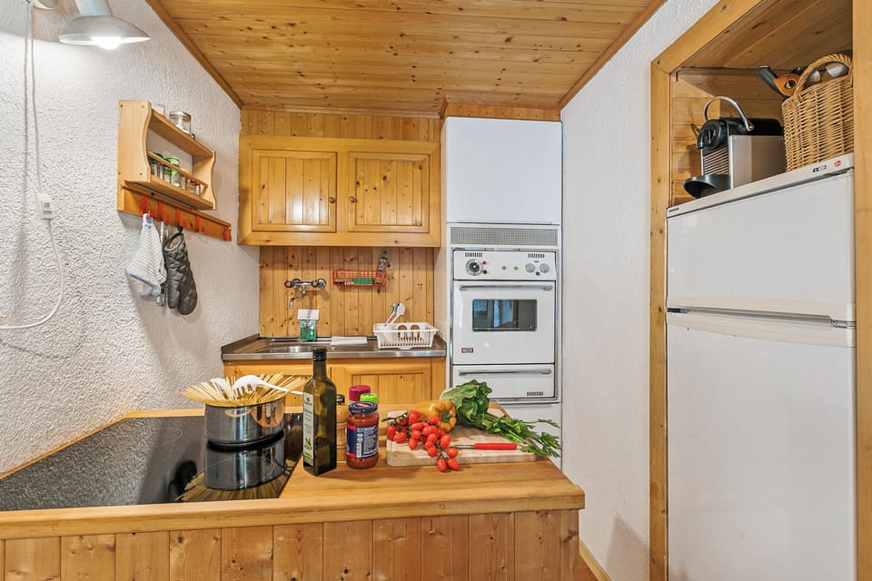 Family House, Multiple Bedrooms (Rustico Stock with free WiFi) | Private kitchen | Fridge, oven, stovetop, coffee/tea maker