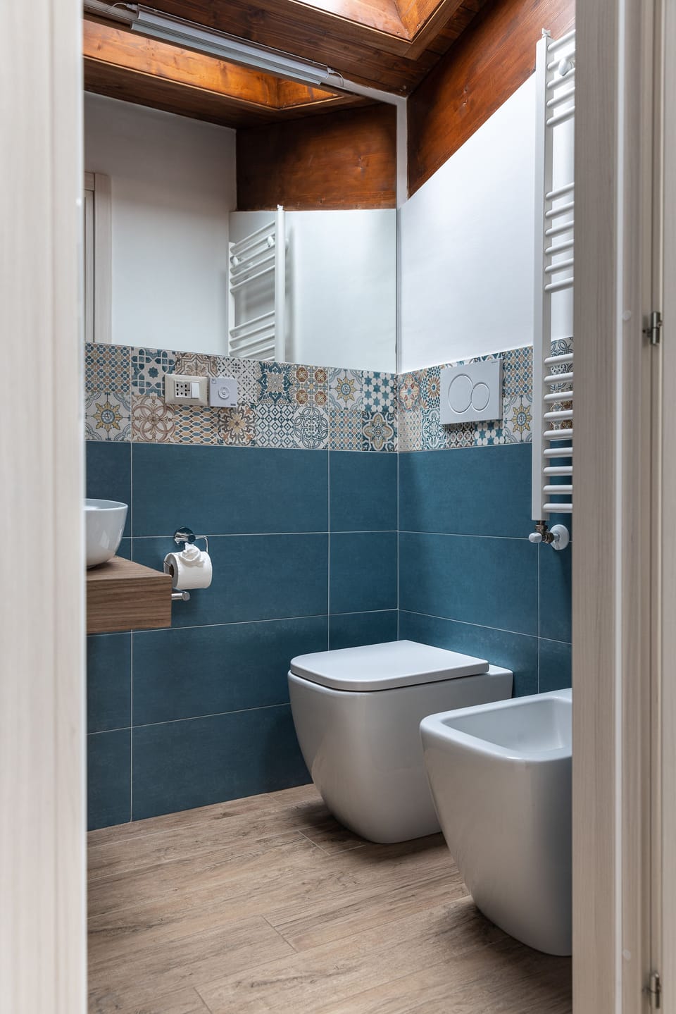 Deluxe Room | Bathroom