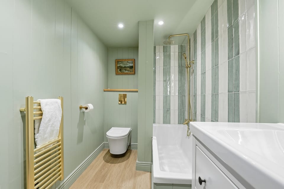 Deluxe Cottage, Ensuite, Courtyard View (Laburnum Cottage) | Bathroom