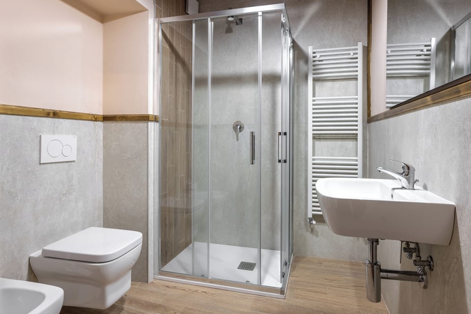 Villa | Bathroom | Shower, bidet, towels