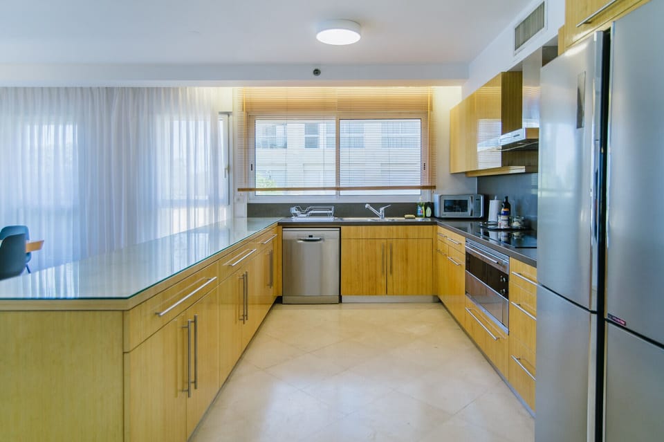 Apartment | Private kitchen | Fridge, microwave, oven, stovetop