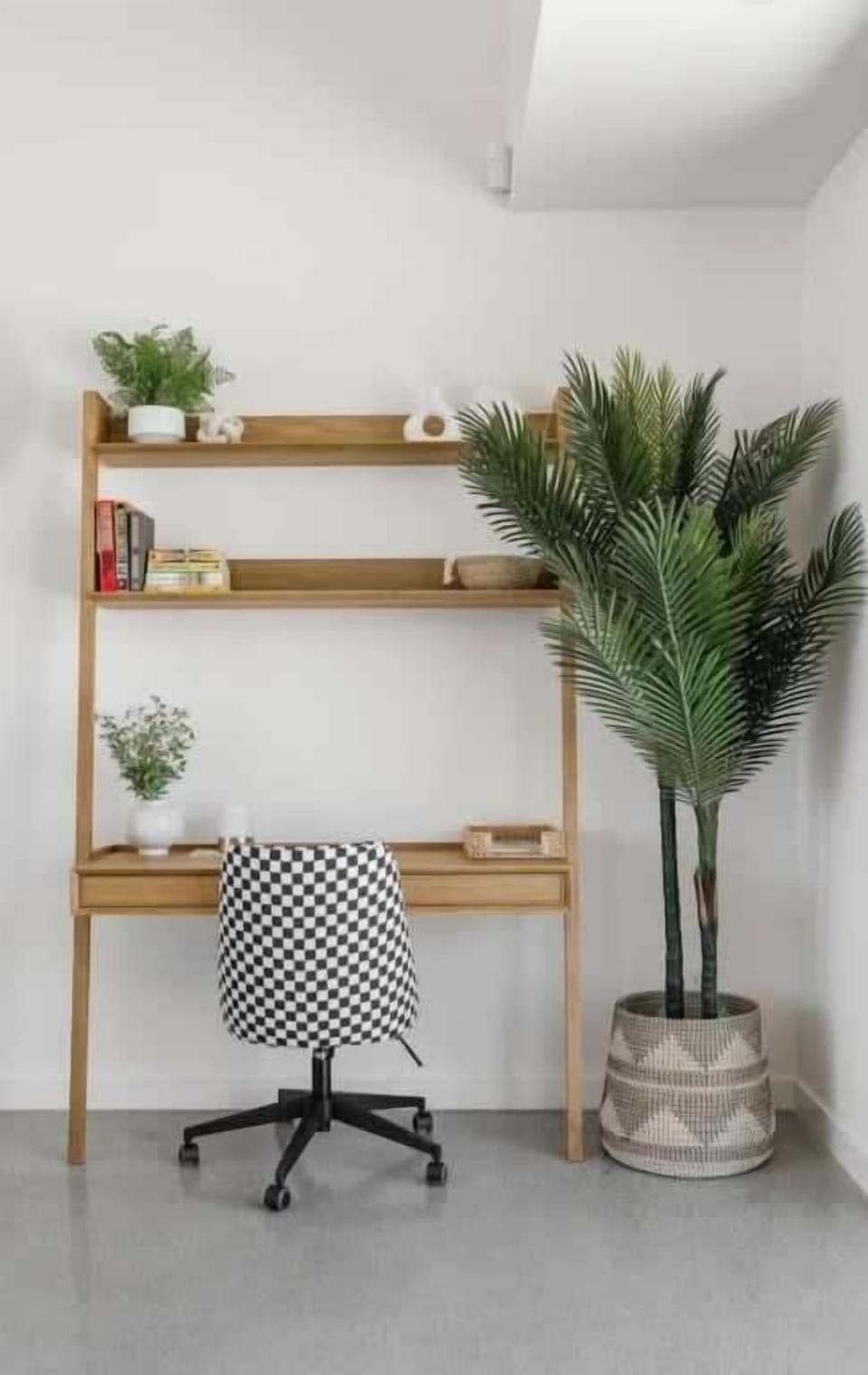 Working with this decor is not so bad!