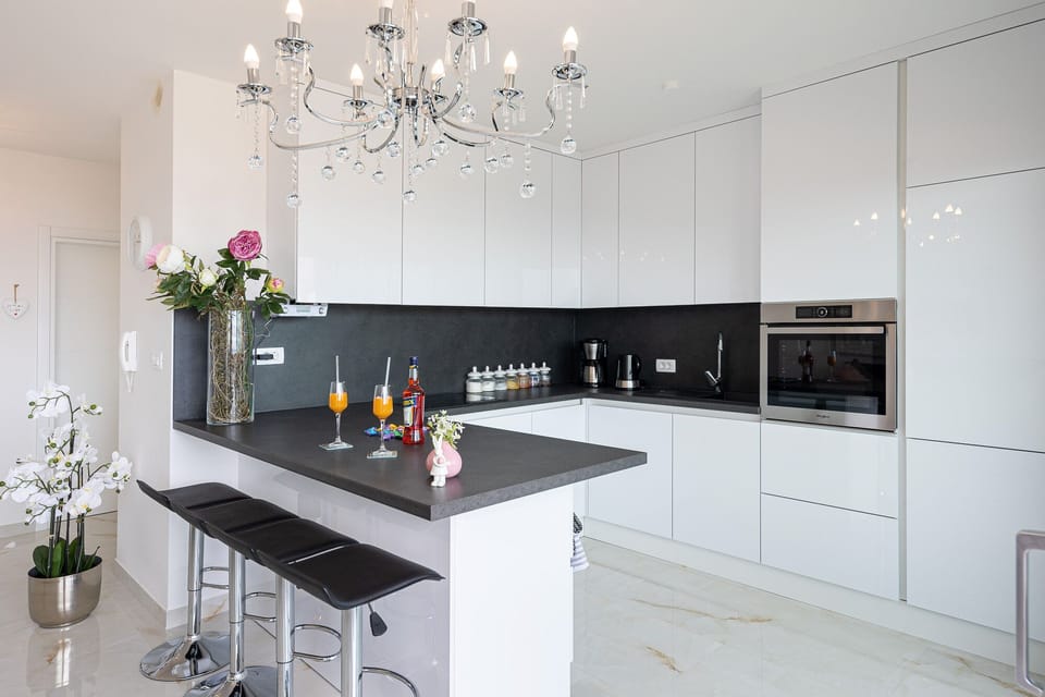 Apartment | Private kitchen | Fridge, oven, stovetop, dishwasher
