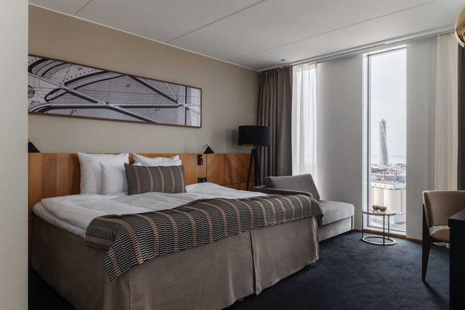 Superior Room | Hypo-allergenic bedding available, minibar, in-room safe, desk