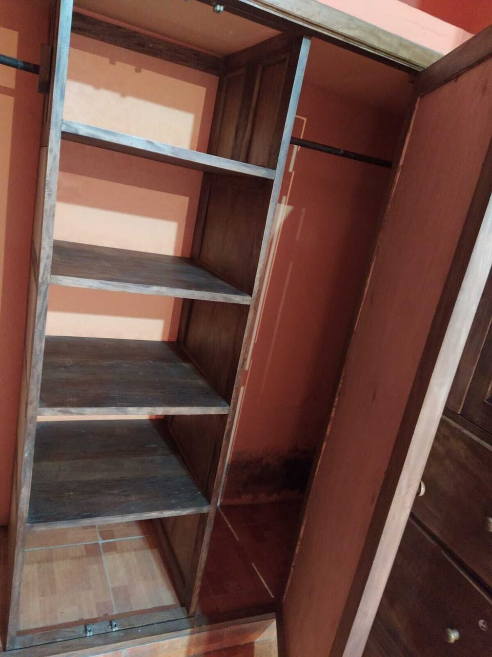Economy Duplex | Wardrobe