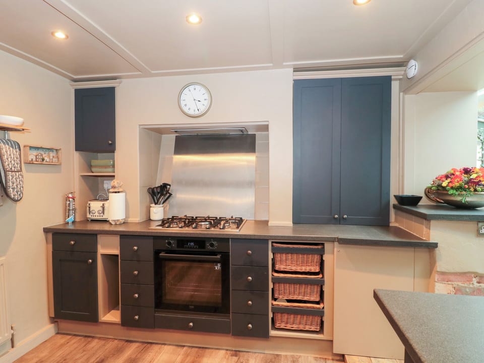 Fridge, dishwasher, cookware/dishes/utensils