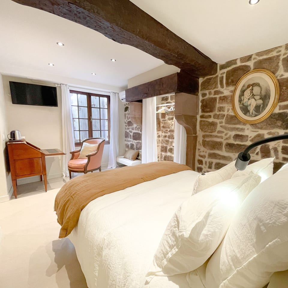 Deluxe Room, 1 Double Bed, Non Smoking, Ground Floor | Premium bedding, Select Comfort beds, individually decorated