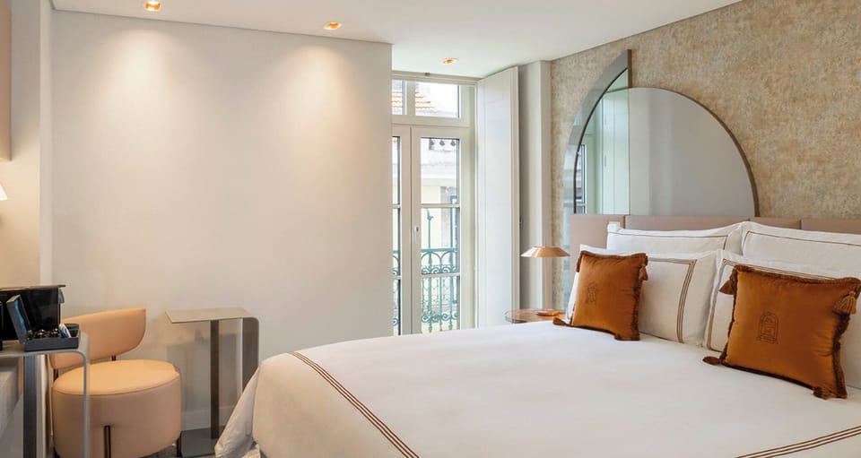 Room, 1 King Bed (Cosy) | Hypo-allergenic bedding, minibar, in-room safe, blackout drapes