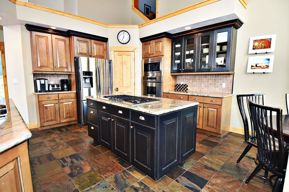 Luxury House, Multiple Bedrooms, Kitchenette, Mountainside | Private kitchen | Espresso maker, coffee/tea maker, full-size fridge, microwave