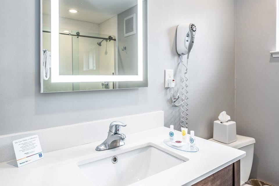 Free toiletries, hair dryer, towels