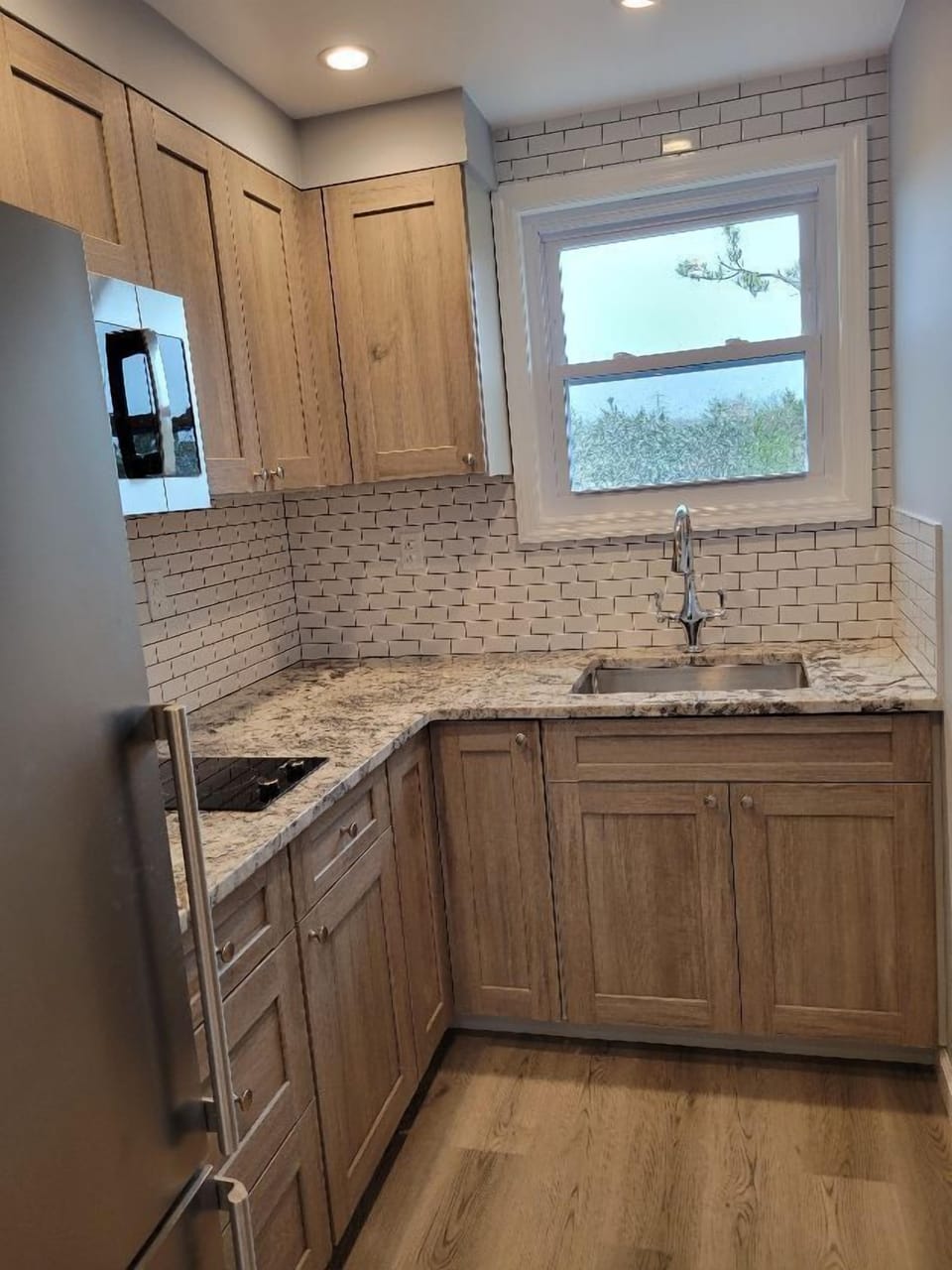 Studio | Private kitchen | Coffee/tea maker, fridge, microwave, stovetop