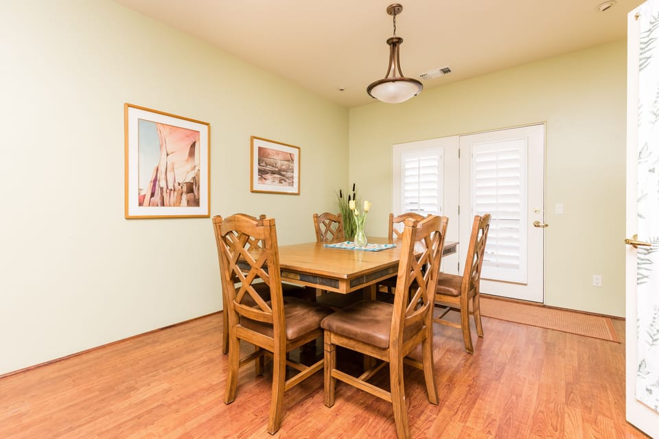 Hiker's Haven - Dining Room