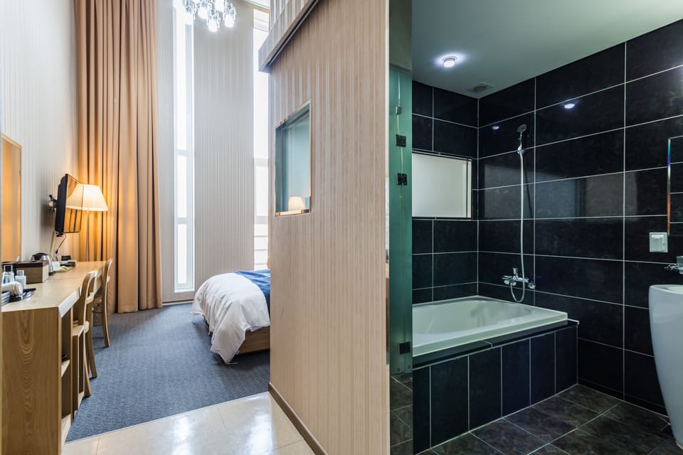 Deluxe Double Room | Premium bedding, down comforters, individually furnished, desk