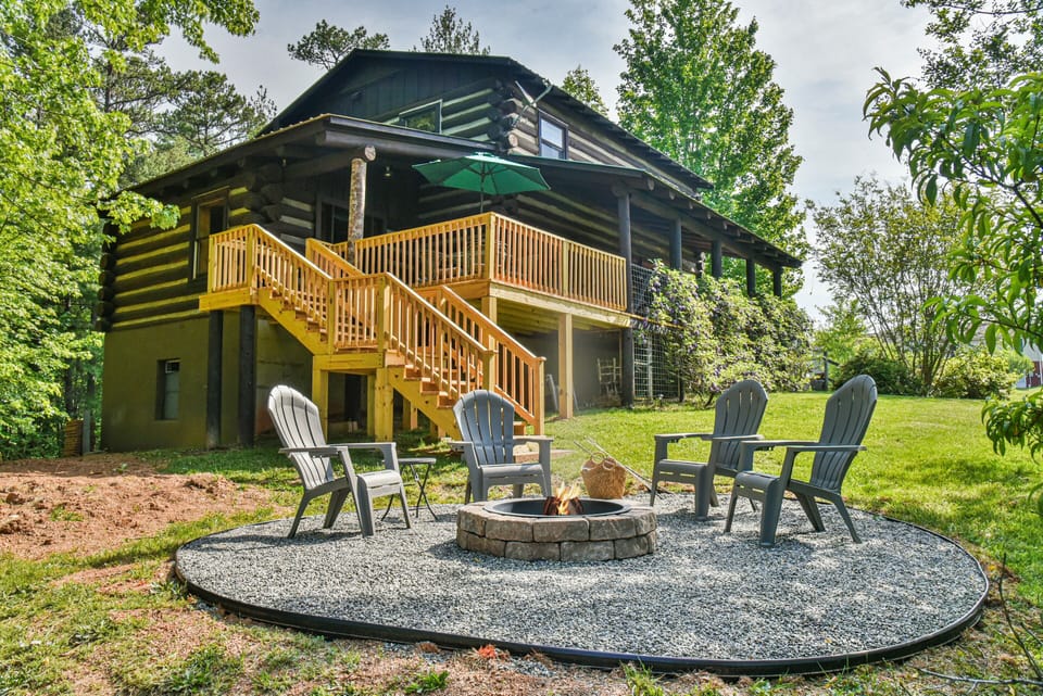 Outdoor fire pit area