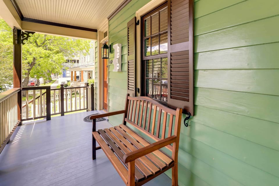 Covered Front Porch | Seating