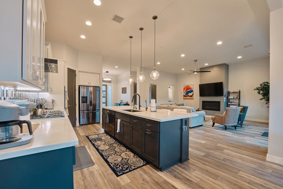 Family House | Private kitchen | Full-size fridge, microwave, oven, stovetop
