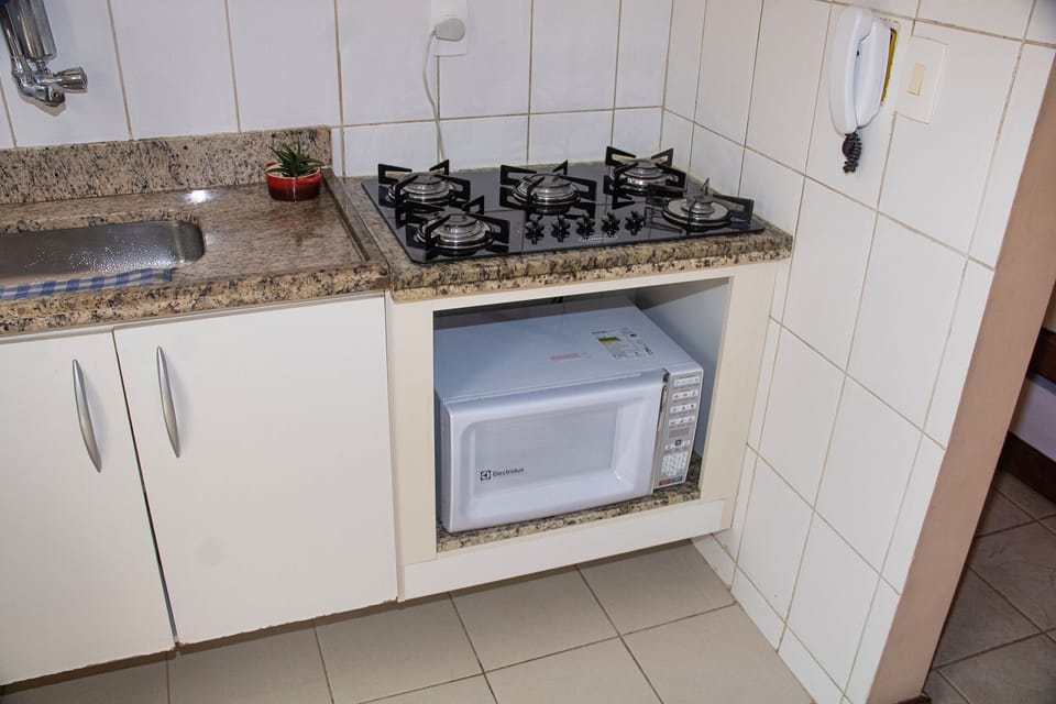 Traditional Villa | Private kitchen | Microwave, blender, cookware/dishes/utensils