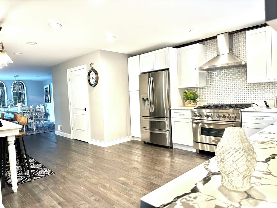 Kitchen 
6 Burner stone 
Large Refrigerator
Farm sink 
Dishwasher