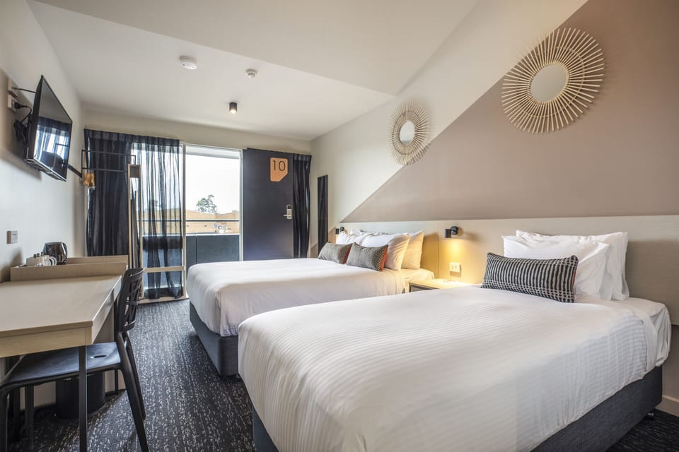 Studio Queen & Single | Minibar, desk, iron/ironing board, free WiFi