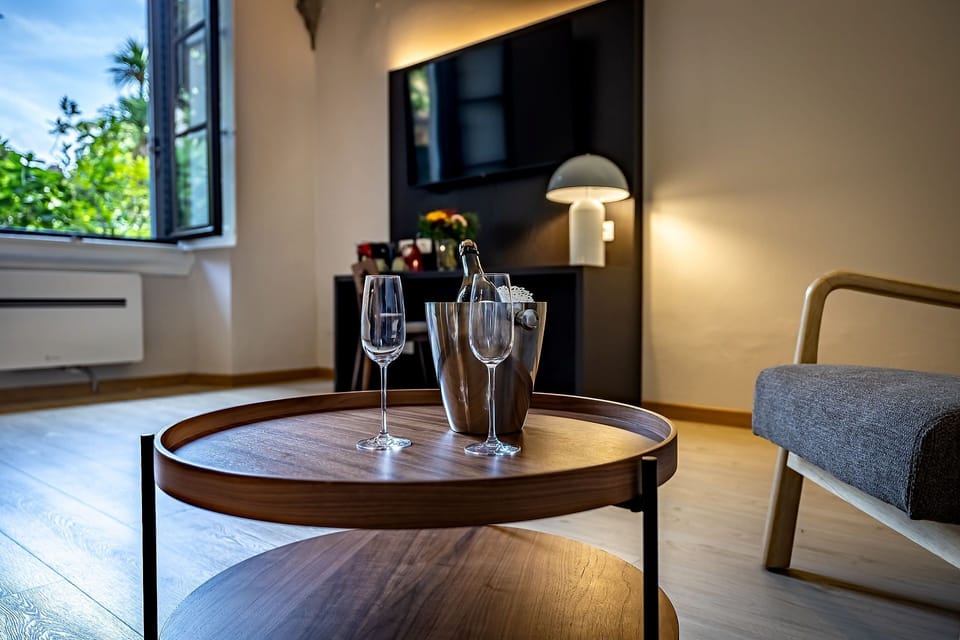 Superior Double Room | Minibar, in-room safe, desk, blackout drapes