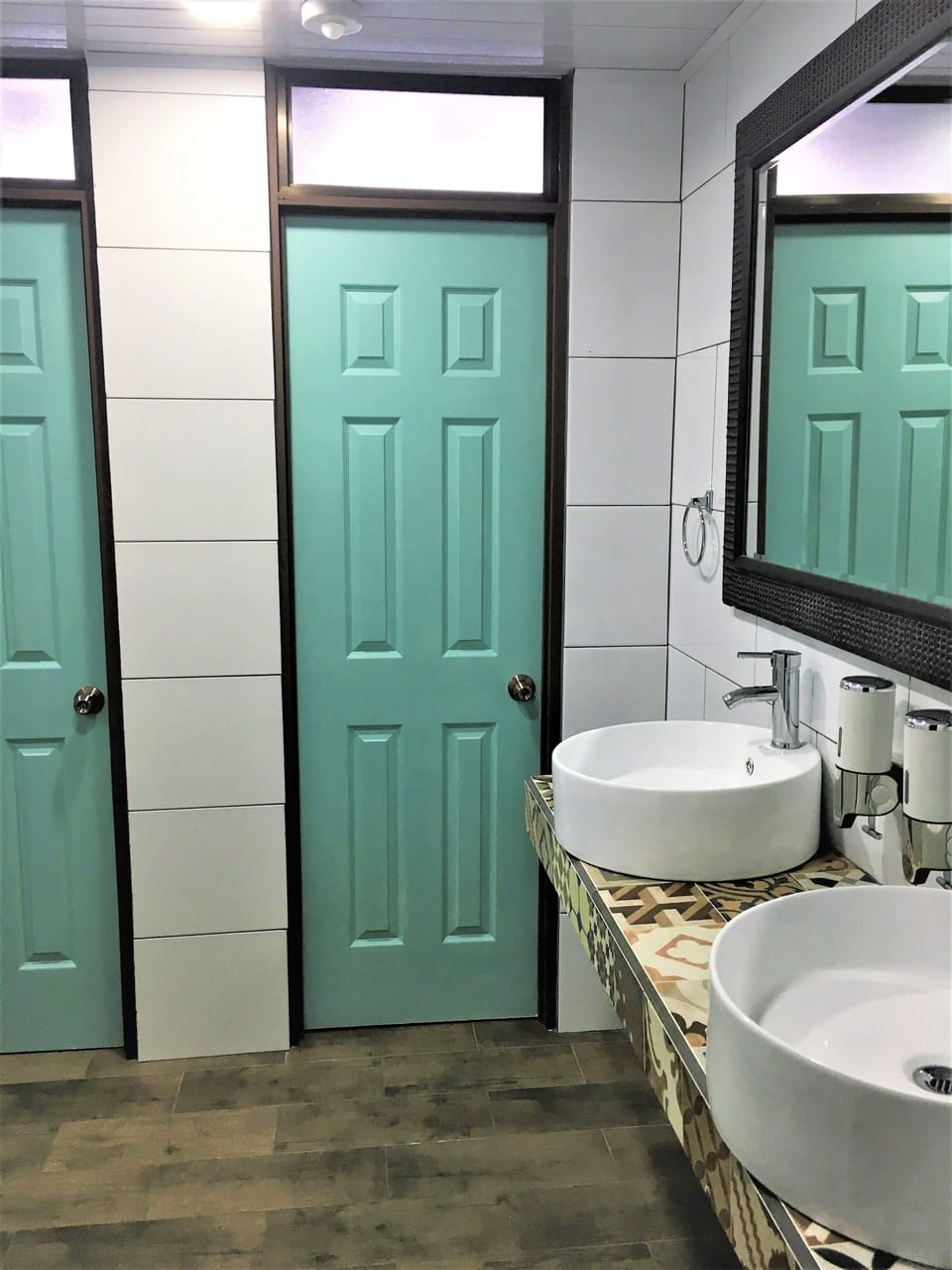 Comfort Shared Dormitory, Men only, Pool Access | Bathroom | Shower, towels, toilet paper