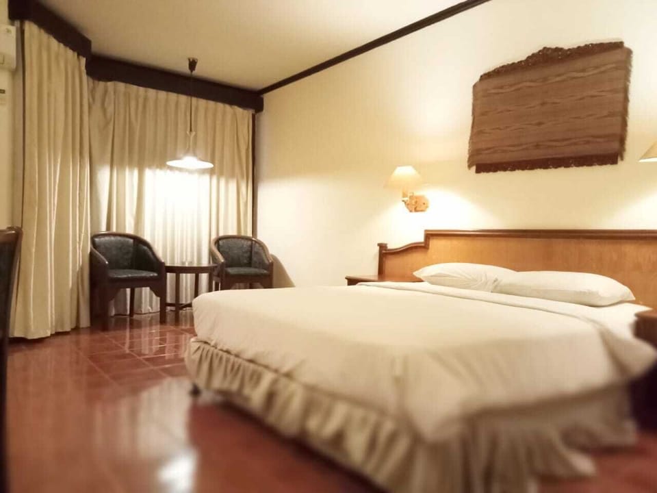 Standard Double Room | Premium bedding, laptop workspace, WiFi (free), bed sheets
